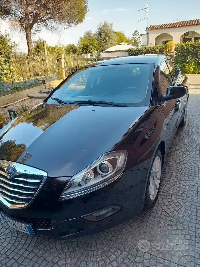 Usata Lancia Delta 105 CV (77 kW) 2012 Nero Utilitaria