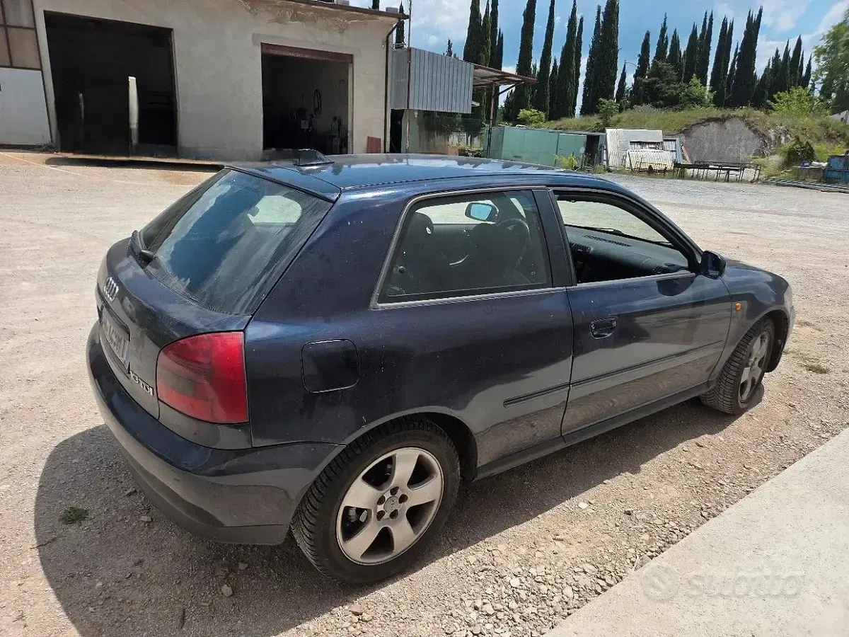 Usata Audi A3 90 CV (66 kW) 2000 Blu Utilitaria