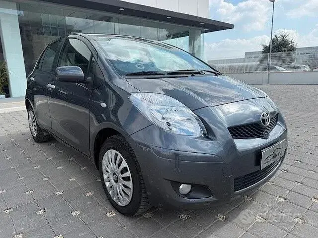 Second-hand Toyota Yaris Sol 69 CP (50 kW) 2010 Gri Hatchback