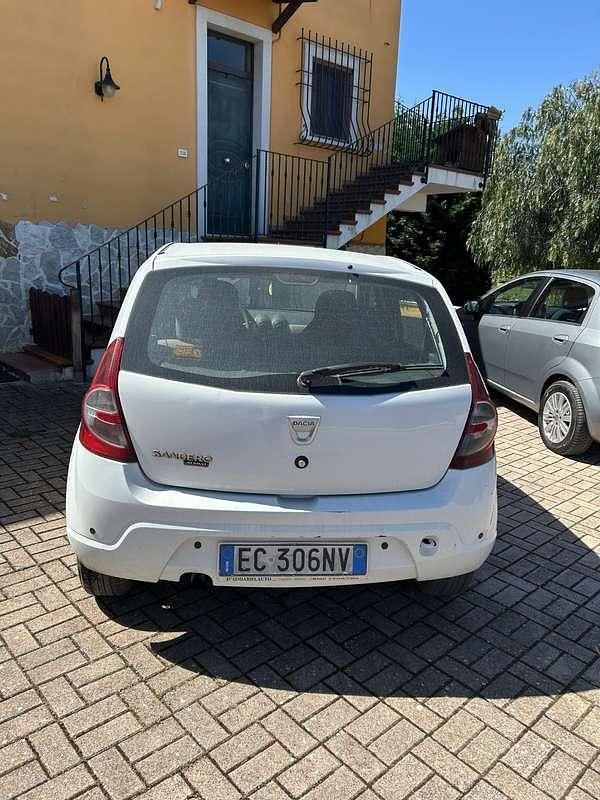 Usata Dacia Sandero 75 CV (55 kW) 2010 Berlina