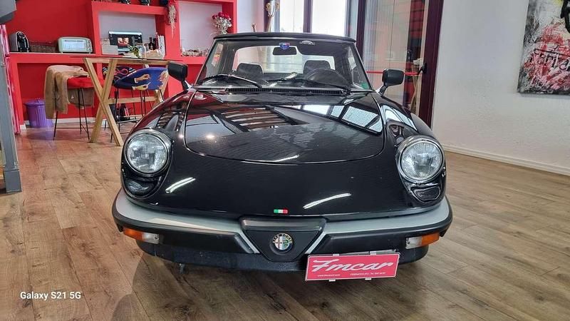 Usata Alfa Romeo Spider 101 CV (74 kW) 1986 Nero Cabrio