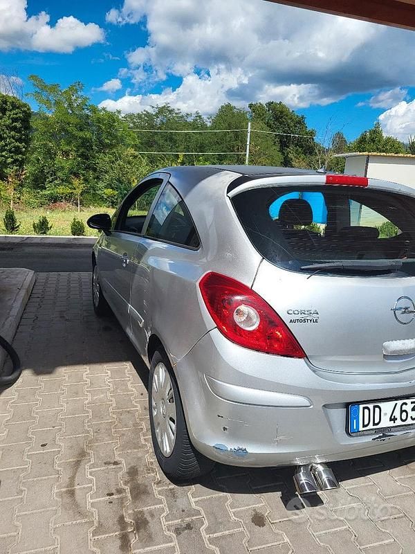 Usata Opel Corsa 75 CV (55 kW) 2008 Grigio Utilitaria