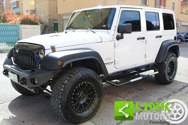 Usata Jeep Wrangler Unlimited Sahara 200 CV (147 kW) 2014 Bianco SUV