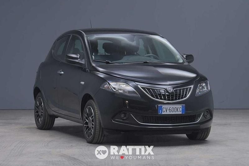 Nero Usata 2024 Lancia Ypsilon Due volumi | 14.478 € (Cara) - Immagine 1/4