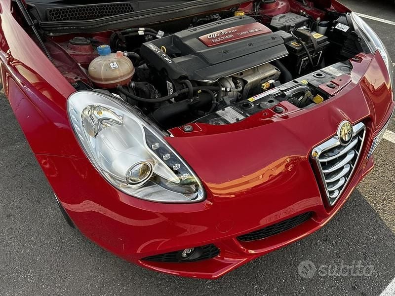 Usata Alfa Romeo Giulietta 170 CV (125 kW) 2011 Rosso Utilitaria