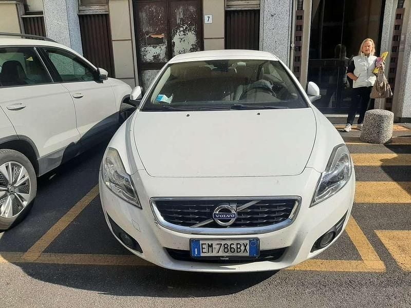 Usata Volvo C70 Momentum 150 CV (110 kW) 2012 Bianco Cabrio