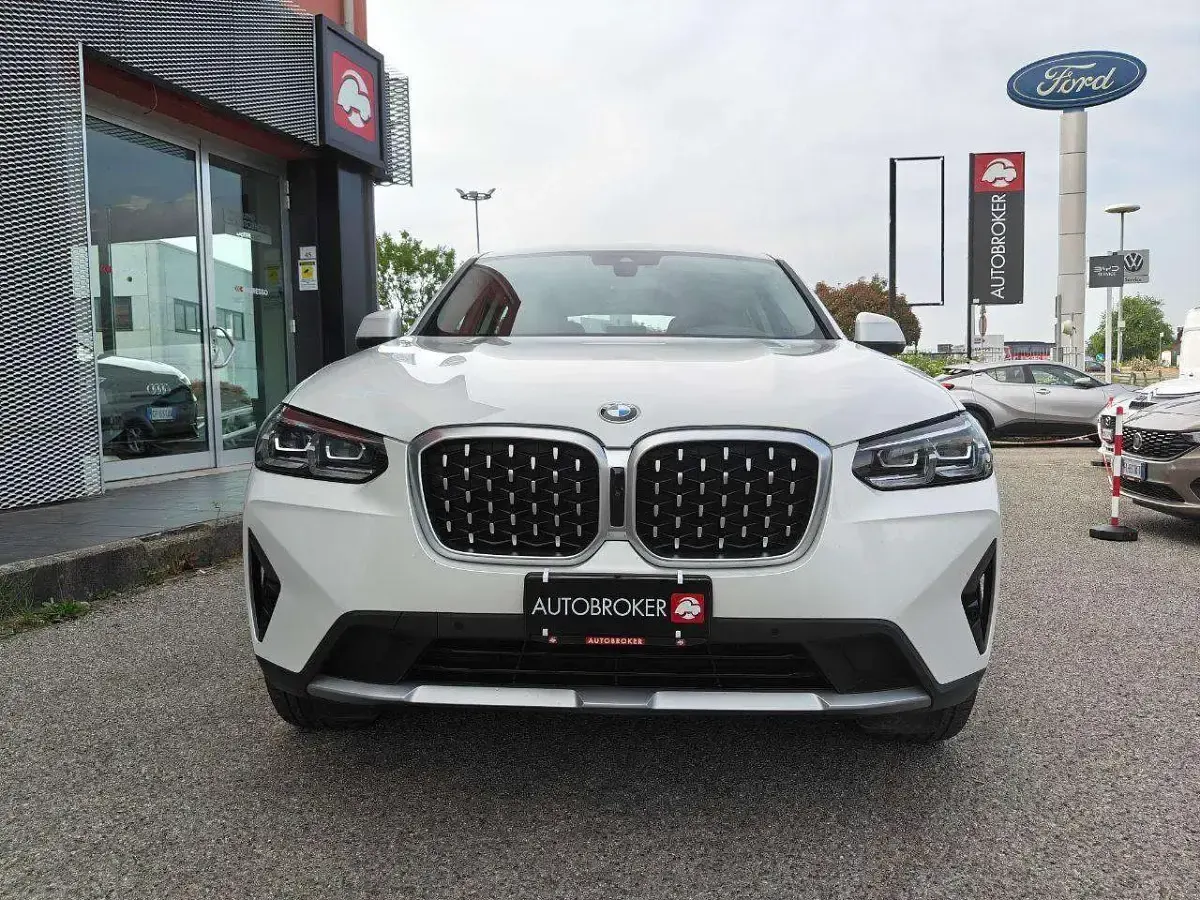 Usata BMW X4 190 CV (139 kW) 2024 Bianco SUV