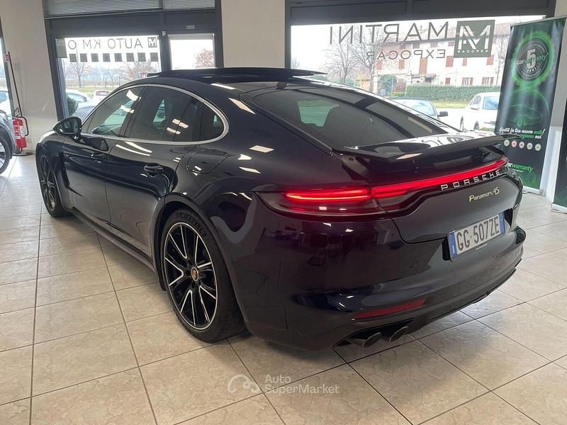 Usata Porsche Panamera 560 CV (411 kW) 2021 Blu/azzurro Berlina