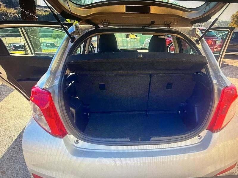 Usata Toyota Yaris Lounge 90 CV (66 kW) 2018 Grigio Berlina