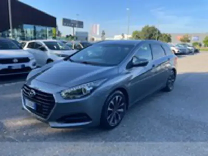Usata Hyundai i40 142 CV (104 kW) 2016 Grigio Station wagon
