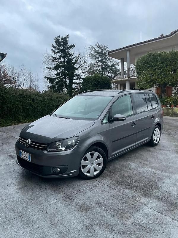 Usata VW Touran 105 CV (77 kW) 2010 Grigio Monovolume