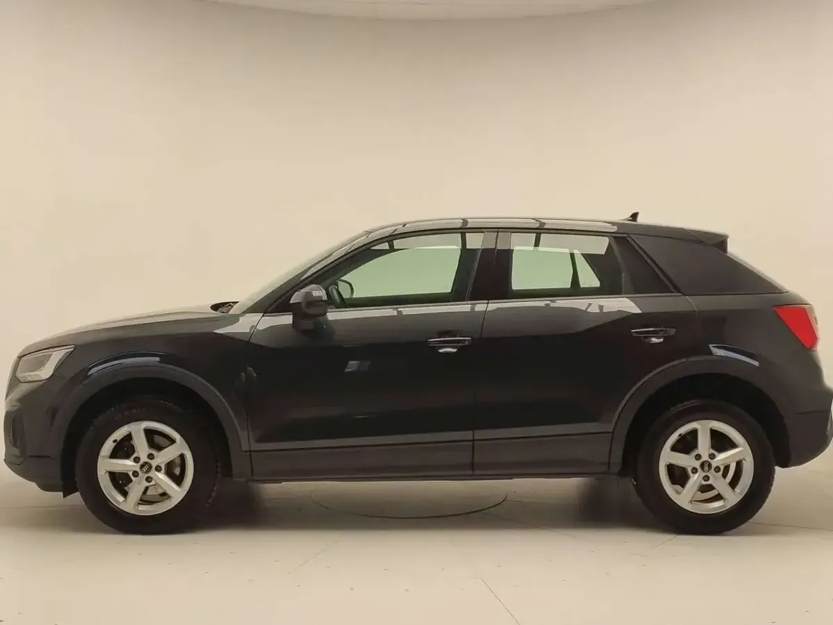 Usata Audi Q2 Business 116 CV (85 kW) 2023 Grigio manhattan SUV