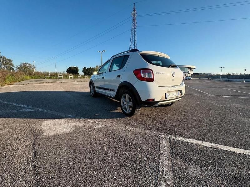 Usata Dacia Sandero Stepway 90 CV (66 kW) 2016 Bianco Berlina