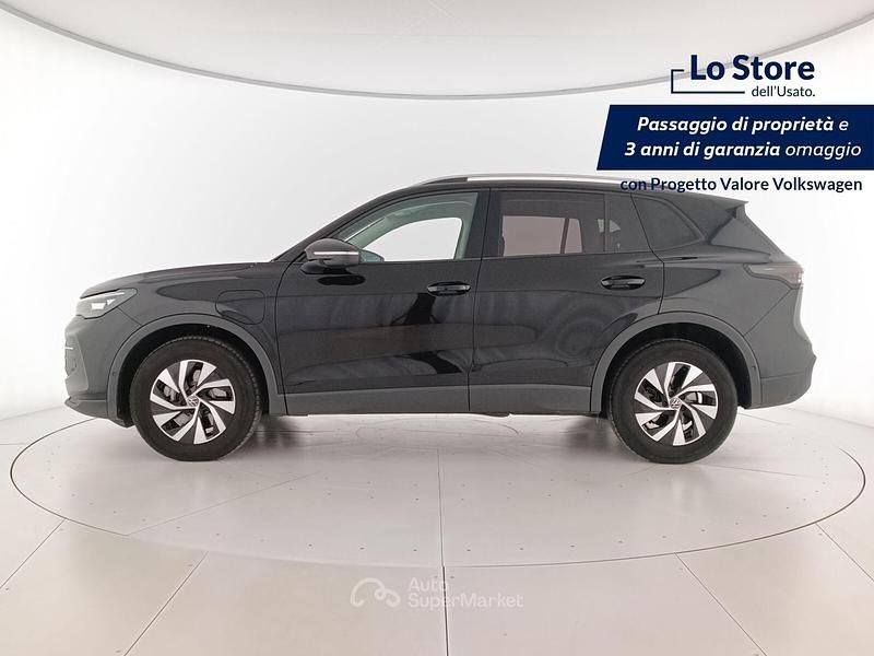 Usata VW Tiguan Life 204 CV (150 kW) 2025 Grenadill black metallizzato SUV