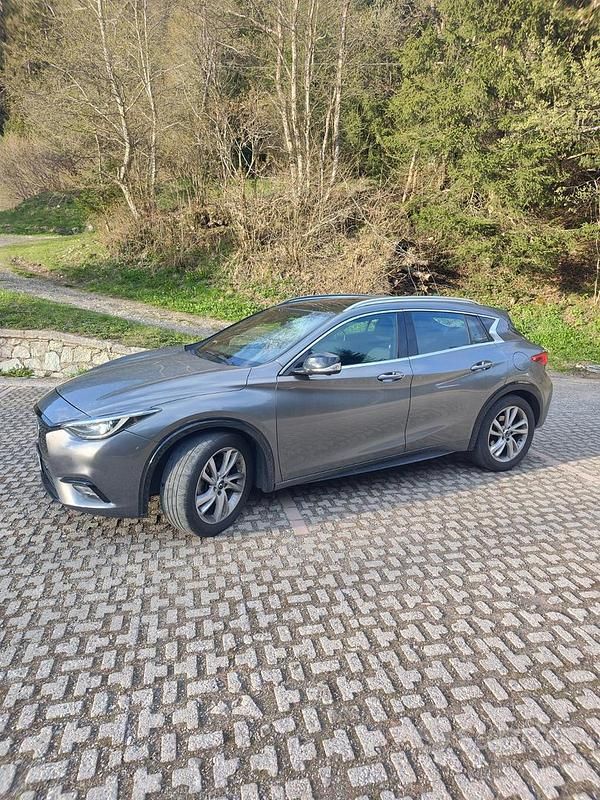 Usata Infiniti QX30 170 CV (125 kW) 2016 Grigio SUV