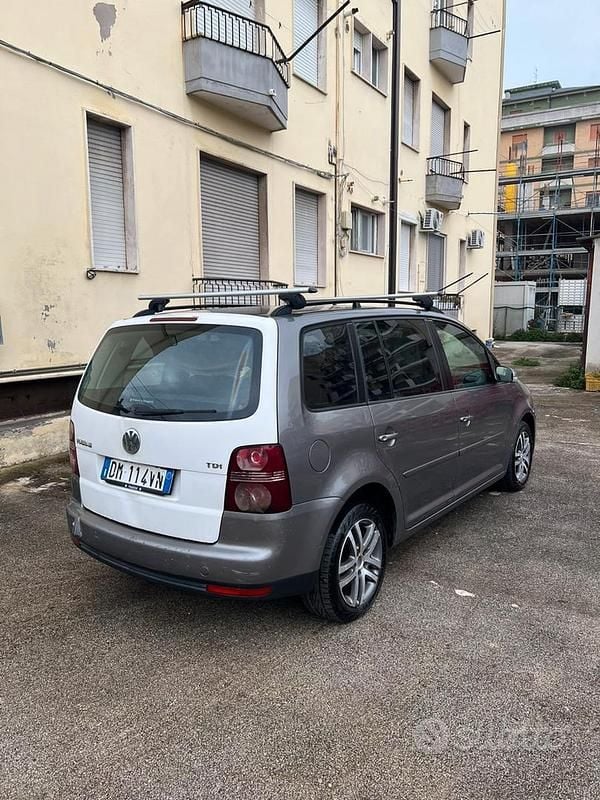 Usata VW Touran 105 CV (77 kW) 2008 Grigio Monovolume