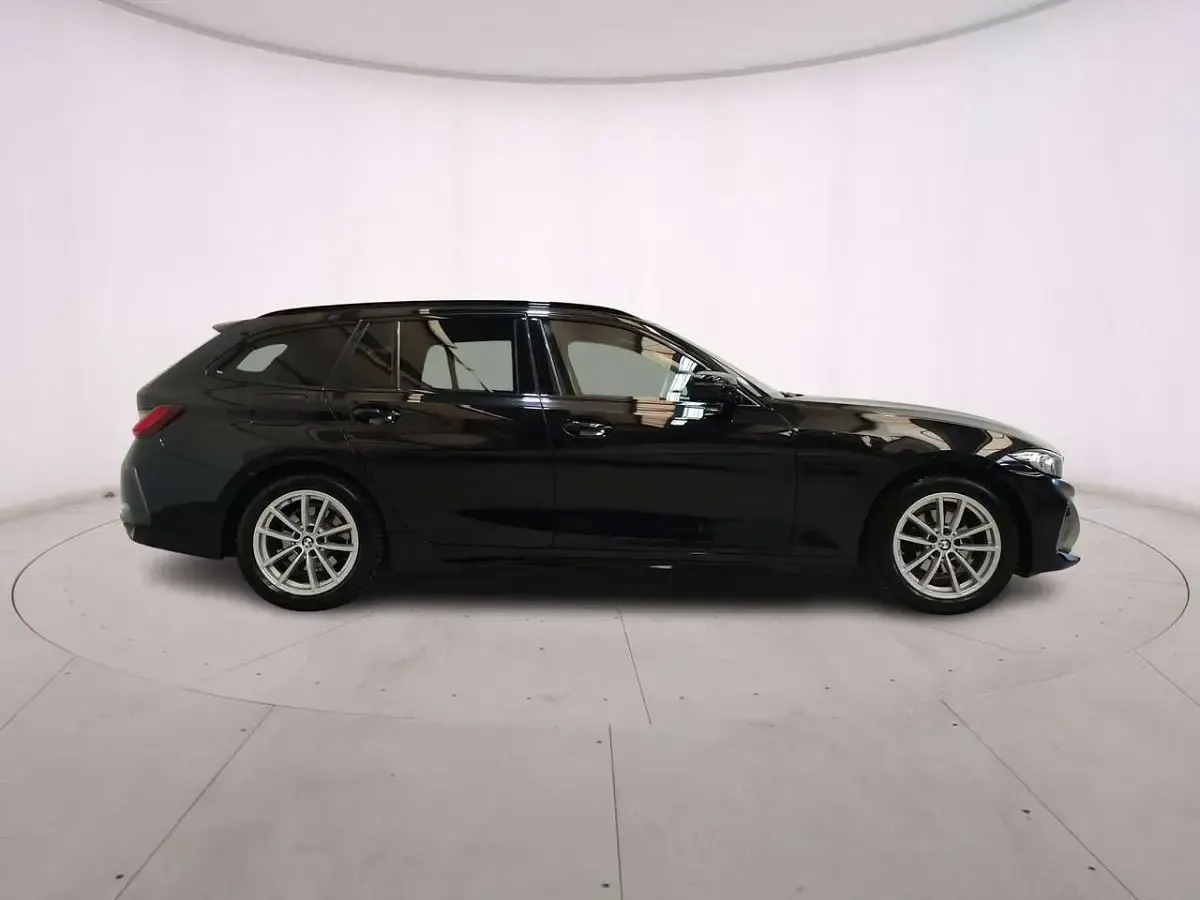 Gebraucht BMW 318 Efficient Dynamics 150 PS (110 kW) 2022 Schwarz Kombi