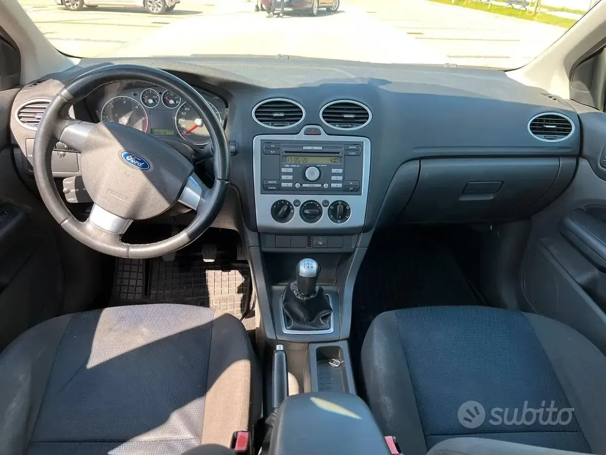Usata Ford Focus Style 90 CV (66 kW) 2007 Grigio Station wagon
