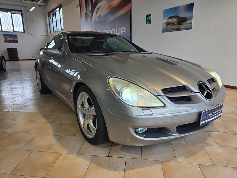 Usata Mercedes SLK200 163 CV (119 kW) 2005 Argento Cabrio