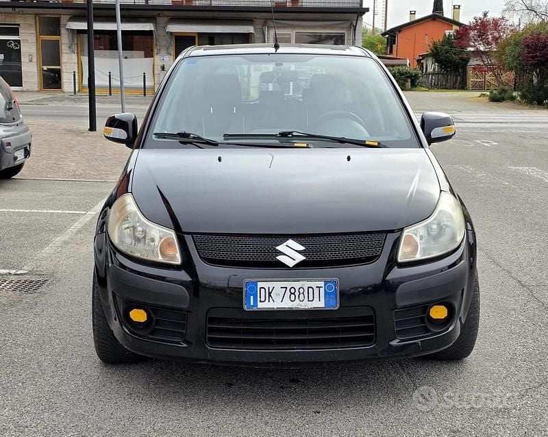 Second-hand Suzuki SX4 90 CP (66 kW) 2007 Negru Break