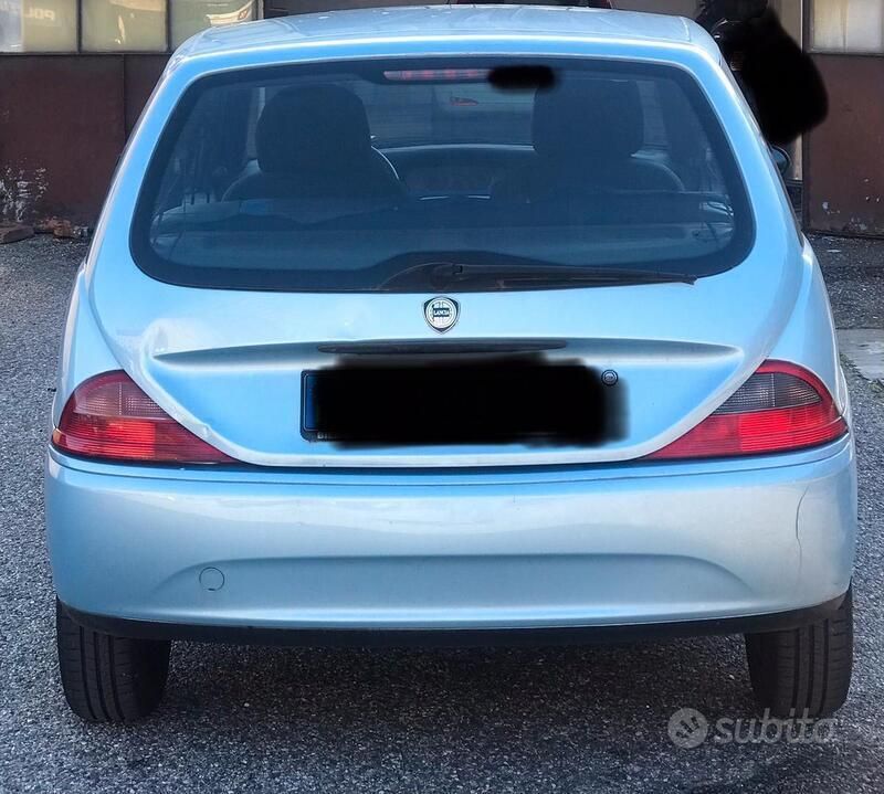 Usata Lancia Ypsilon 60 CV (44 kW) 2003 Blu/azzurro Utilitaria