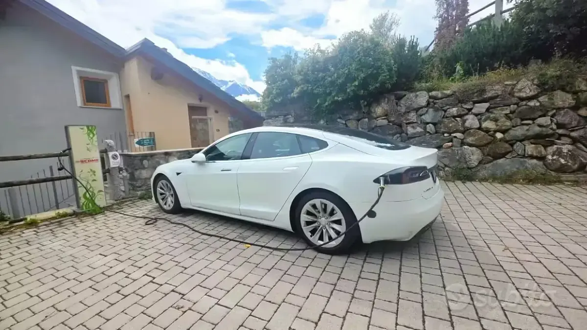 Usata Tesla Model S 158 kW (215 CV) 2017 Bianco Utilitaria