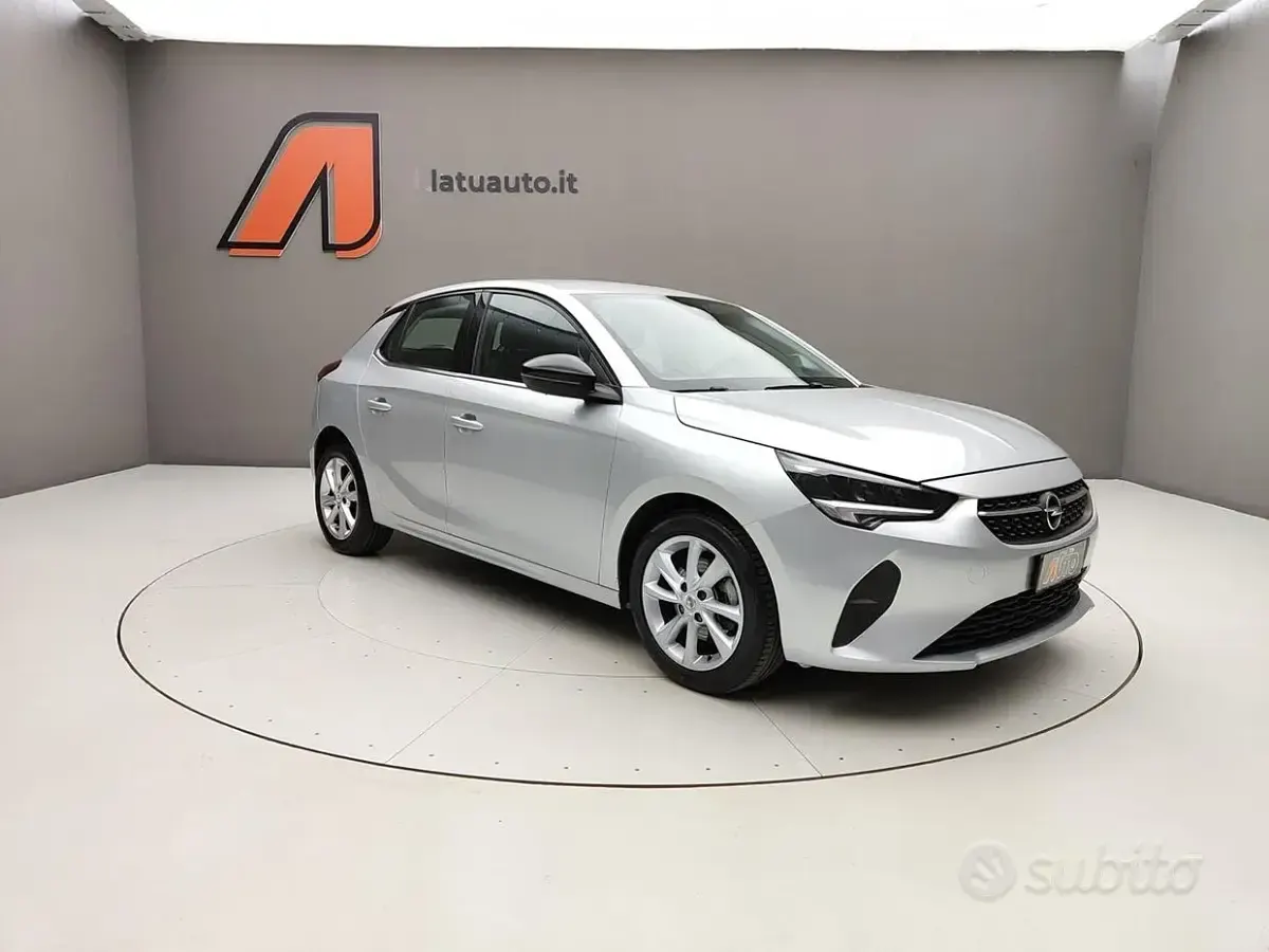 Usata Opel Corsa Elegance 101 CV (74 kW) 2022 Gris aluminium Utilitaria