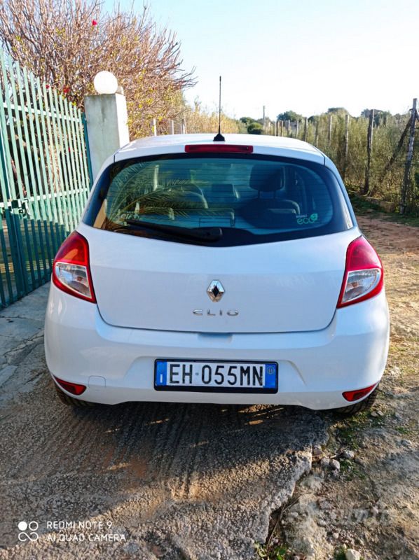 Usata Renault Clio II 54 CV (39 kW) 2011 Bianco Utilitaria