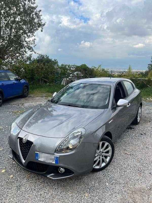 Usata Alfa Romeo Giulietta Super 120 CV (88 kW) 2018 Grigio Berlina