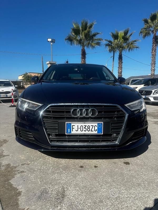 Usata Audi A3 Business 116 CV (85 kW) 2017 Blu Berlina