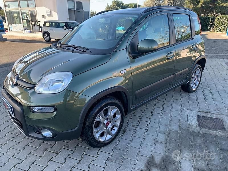 Usata Fiat Panda 4x4 S 74 CV (54 kW) 2014 Verde Utilitaria