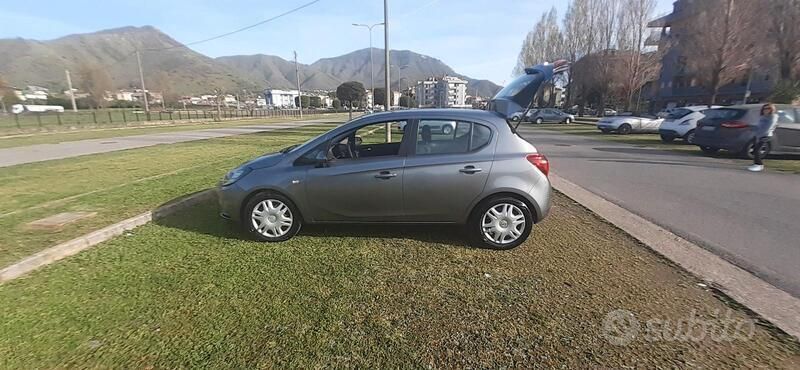 Usata Opel Corsa 75 CV (55 kW) 2017 Grigio Berlina