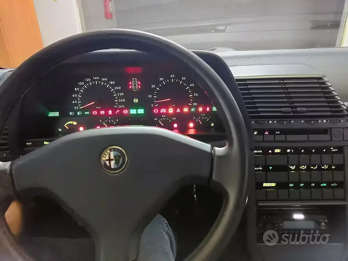 Usata Alfa Romeo 164 171 CV (125 kW) 1989 Nero Berlina
