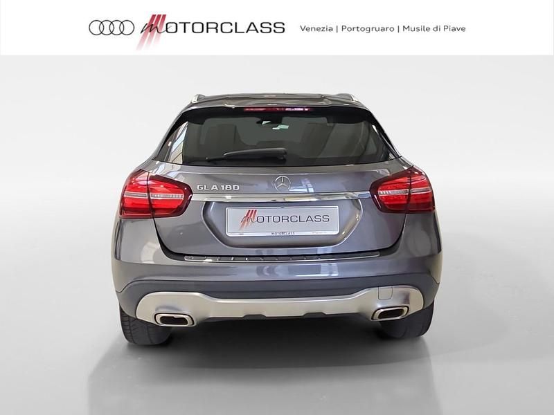 Usata Mercedes 180 122 CV (89 kW) 2020 Grigio Berlina