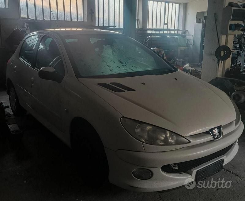 Usata Peugeot 206 75 CV (55 kW) 2006 Bianco Berlina