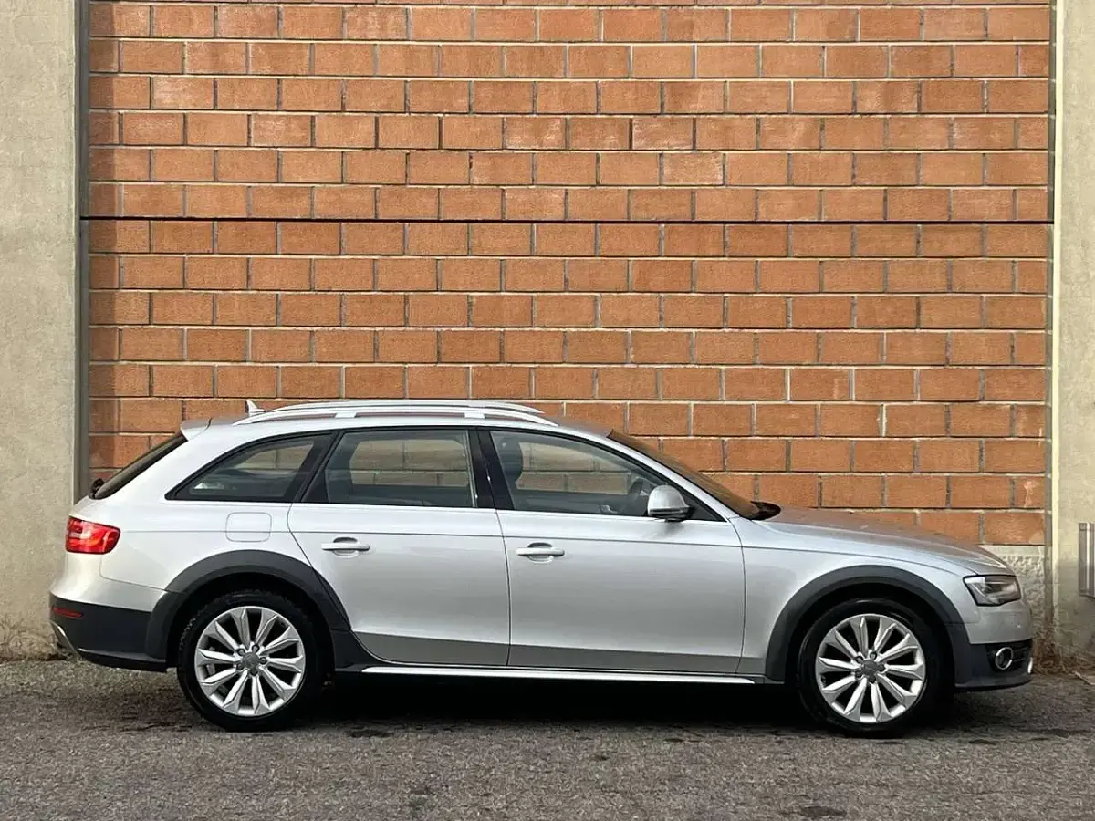 Usata Audi A4 Allroad 177 CV (130 kW) 2012 Argento fioretto Station wagon