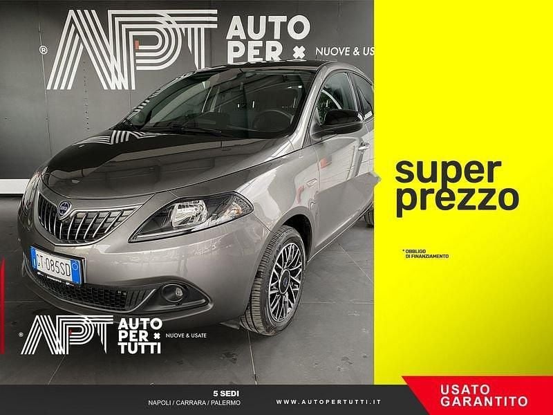 Grigio Usata 2024 Lancia Ypsilon S Due volumi | 13.900 € (Buon prezzo) - Immagine 1/4
