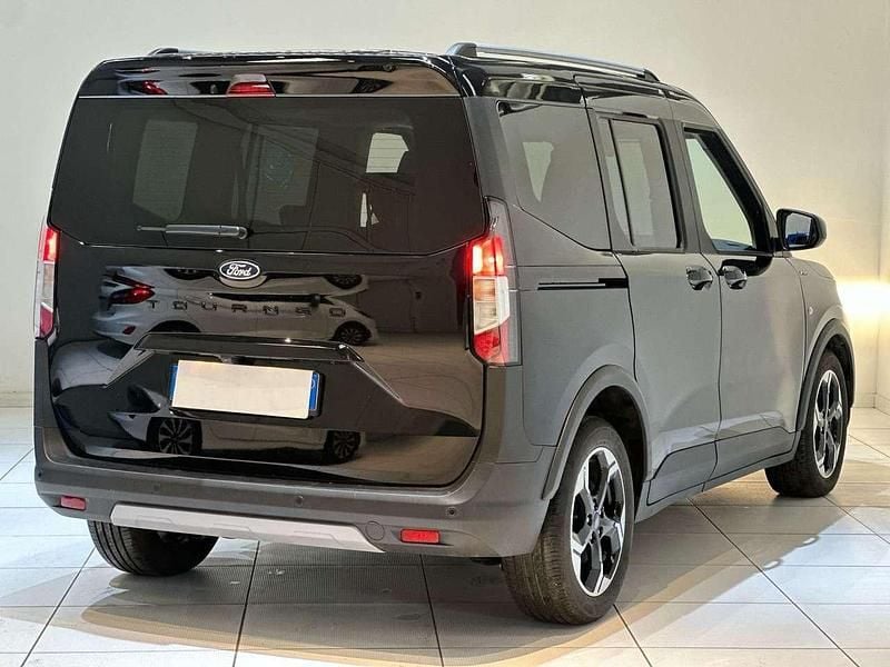 Usata Ford Tourneo Courier Active 124 CV (91 kW) 2024 Nero Monovolume