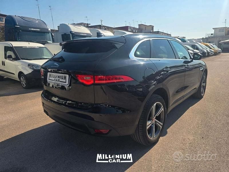 Begagnad Jaguar F-Pace 180 HK (132 kW) 2020 Svart SUV