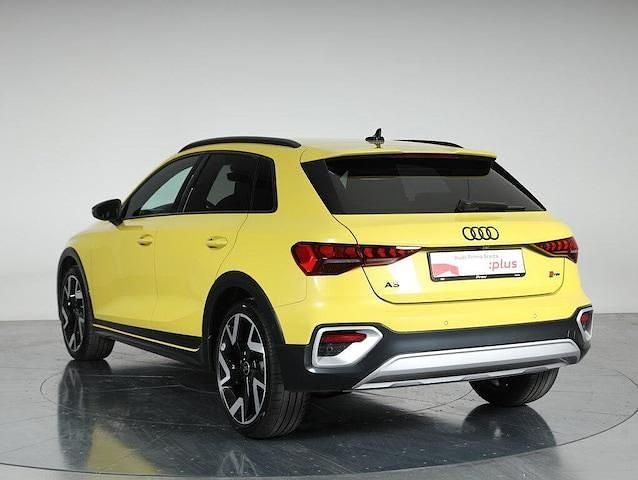 Usata Audi A3 Comfort 150 CV (110 kW) 2024 Giallo pitone metallizzato Berlina