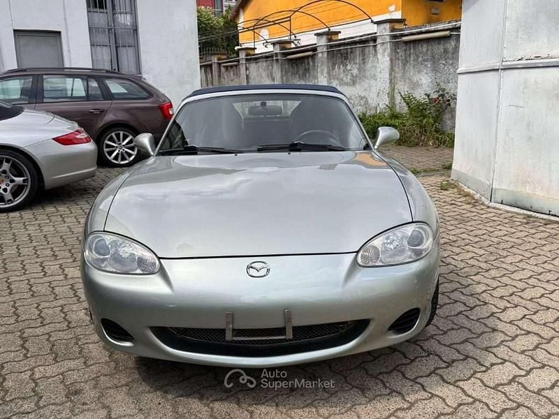 Usata Mazda MX5 110 CV (80 kW) 2003 Argento Cabrio