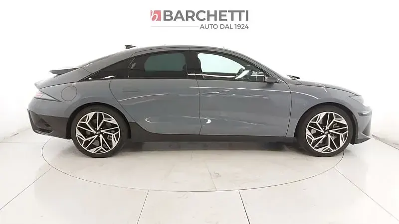 Usata Hyundai Ioniq 239 kW (325 CV) 2024 Nocturne gray metallic Utilitaria