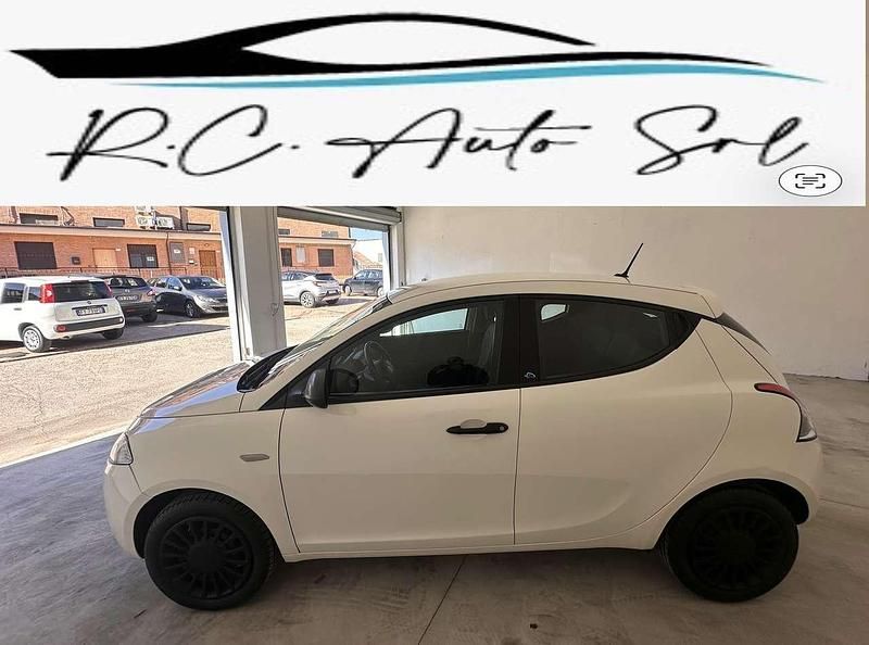 Usata Lancia Ypsilon 69 CV (50 kW) 2020 Bianco Utilitaria