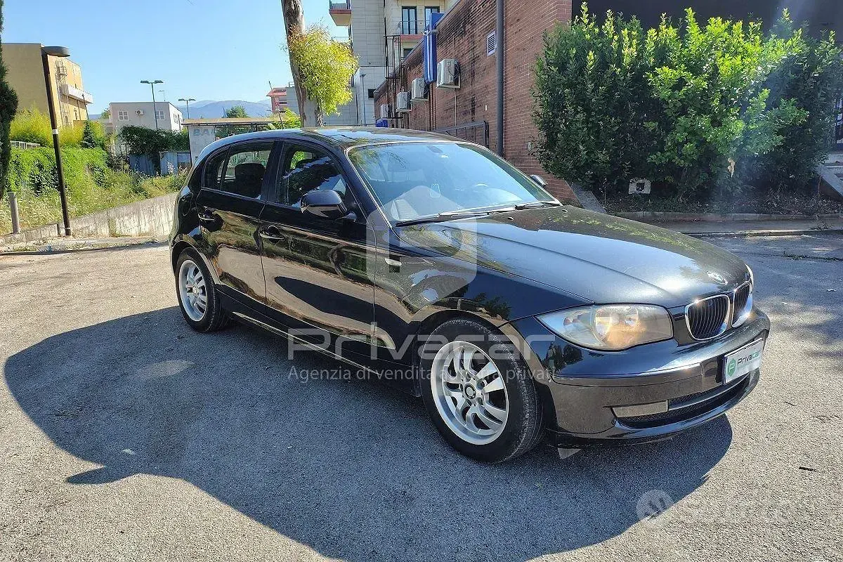 Usata BMW 118 143 CV (105 kW) 2011 Nero Utilitaria