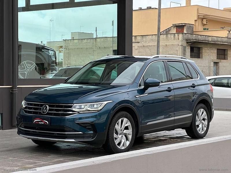 Blu/azzurro Usata 2021 VW Tiguan Elegance SUV | 25.500 € (Buon prezzo) - Immagine 1/4
