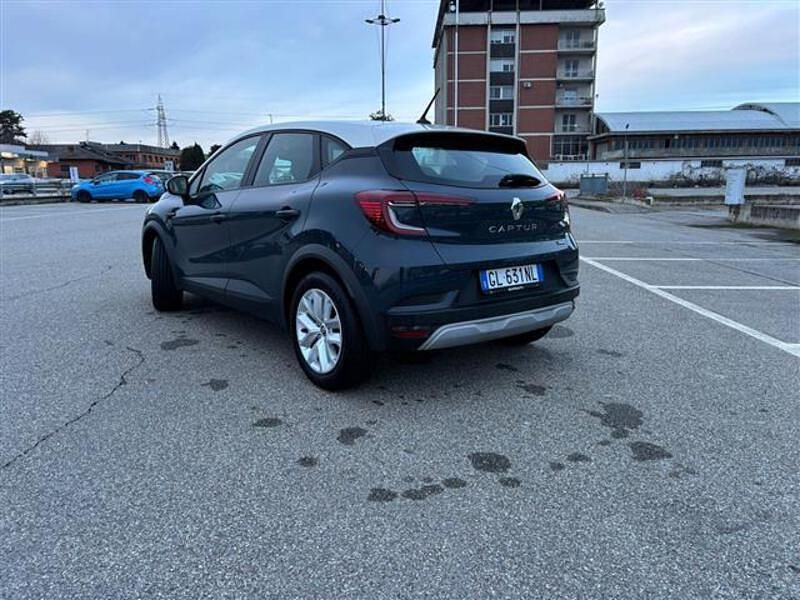 Usata Renault Captur Equilibre 145 CV (106 kW) 2023 Blu scuro SUV