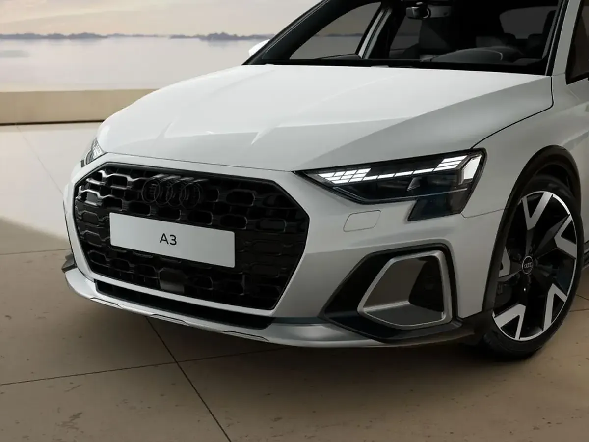 Nuova Audi A3 Ambiente 150 CV (110 kW) 2026 Bianco arkona Berlina