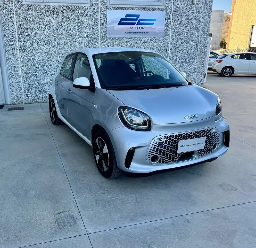 Usata Smart ForFour Electric Drive Passion 41 kW (56 CV) 2021 Grigio Utilitaria
