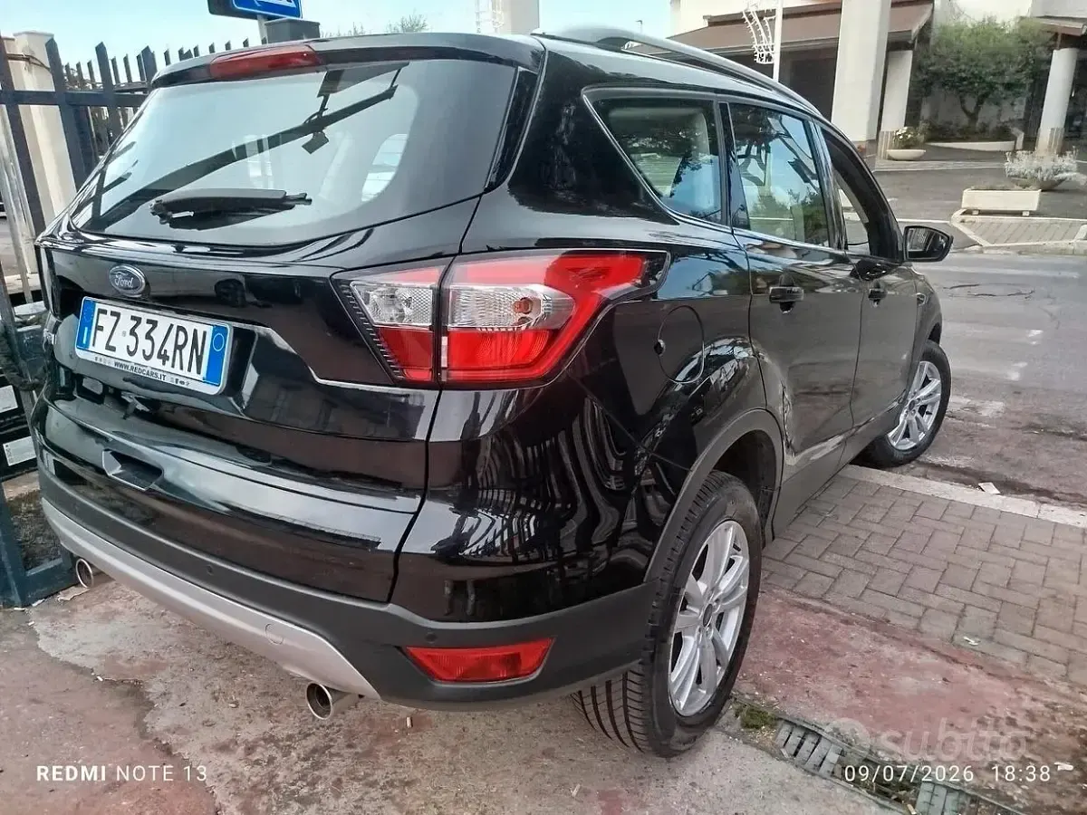 Usata Ford Kuga 120 CV (88 kW) 2020 Nero SUV