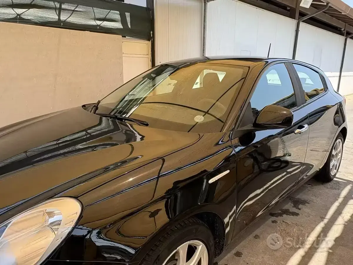 Usata Alfa Romeo Giulietta 105 CV (77 kW) 2013 Nero Utilitaria